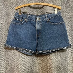 Vintage Levi’s shorts ribbon trim